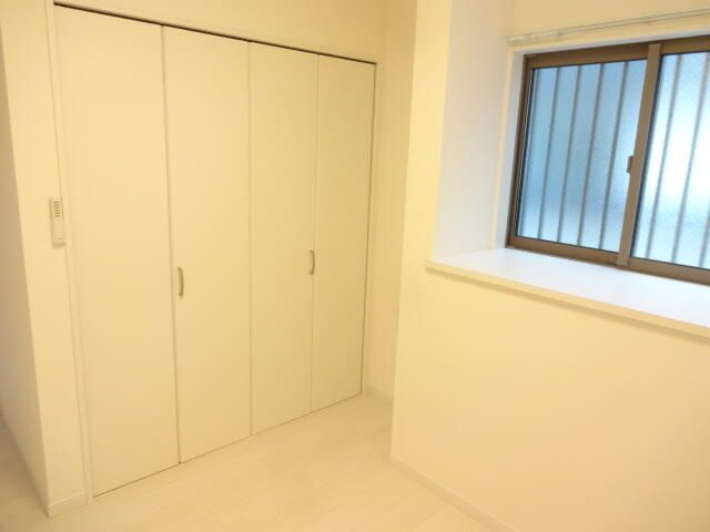 Ｖ－ｒｏｏｍ２（ブイルームツー）の寝室