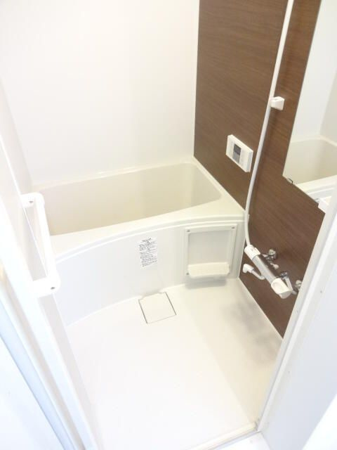 Ｖ－ｒｏｏｍ２（ブイルームツー）の浴室