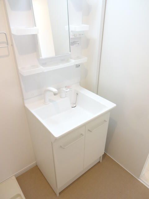 Ｖ－ｒｏｏｍ２（ブイルームツー）の洗面所