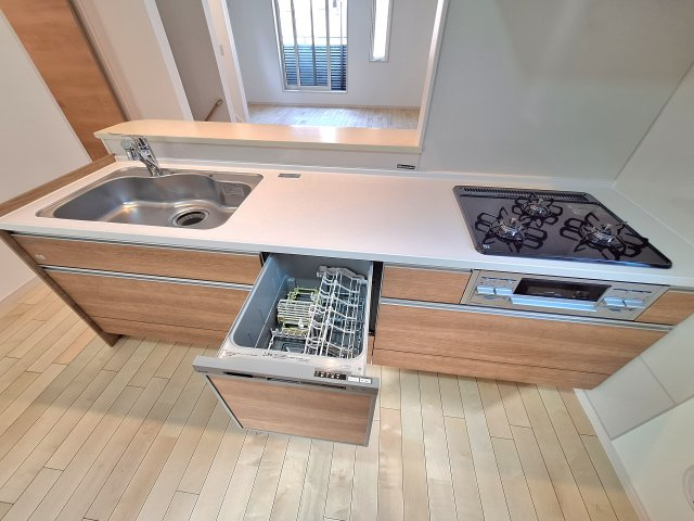 【キッチン】 | 板橋区蓮沼町　新築戸建 | 駅徒歩7分、LDKフロアに水廻り設備が集約された４LDK＋P！LDK19.1帖、主寝室8帖、全室6帖以上です♪♪