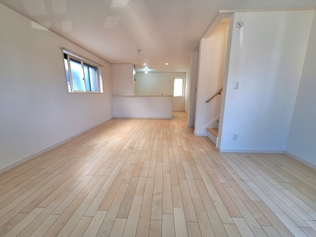 【居間・リビング】 | 板橋区蓮沼町　新築戸建 | 駅徒歩7分、LDKフロアに水廻り設備が集約された４LDK＋P！LDK19.1帖、主寝室8帖、全室6帖以上です♪♪