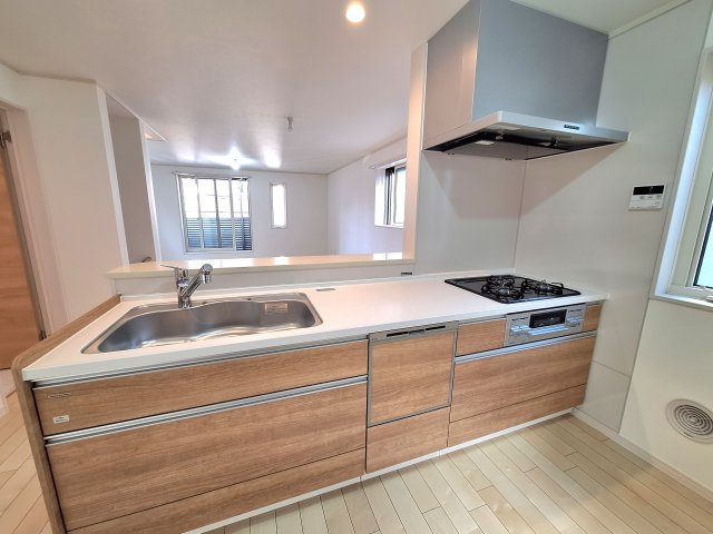 【キッチン】 | 板橋区蓮沼町　新築戸建 | 駅徒歩7分、LDKフロアに水廻り設備が集約された４LDK＋P！LDK19.1帖、主寝室8帖、全室6帖以上です♪♪
