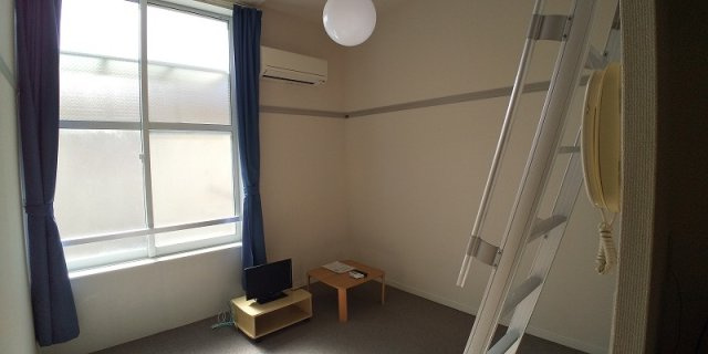 レオパレスＩＮＯＷの居間・リビング