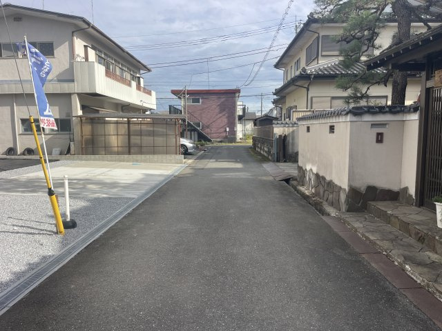 LIGARE下都賀郡壬生町40期　新築一戸建ての前面道路含む現地写真