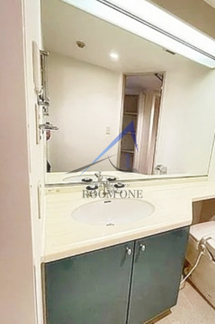 ＬＡＮＡＩ ＣＬＡＳＳＩＣＯの洗面所|洗面台です。