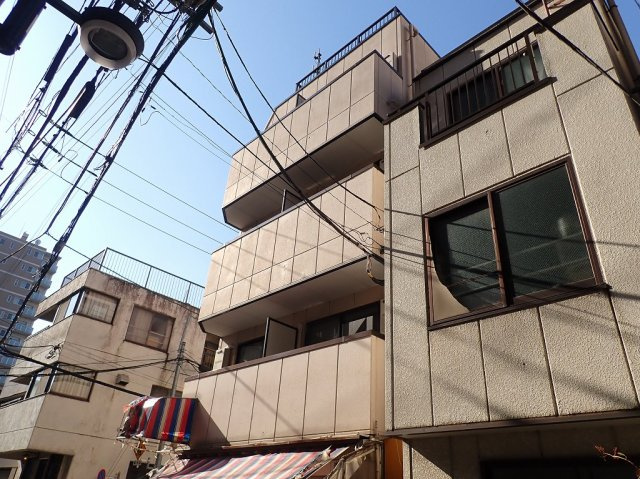 グローサリー本駒込の外観