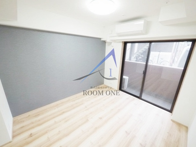 SQUARE CITY YOKOHAMA TSURUMIの居間・リビング|洋室のお部屋です。