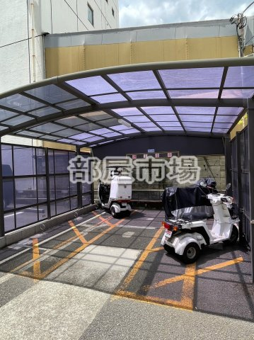 ラ・フォレ根岸のその他共用部分|バイク置場