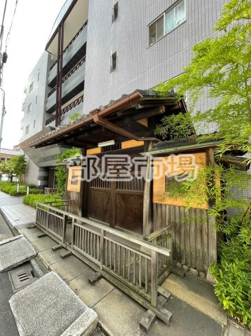 ラ・フォレ根岸のエントランス