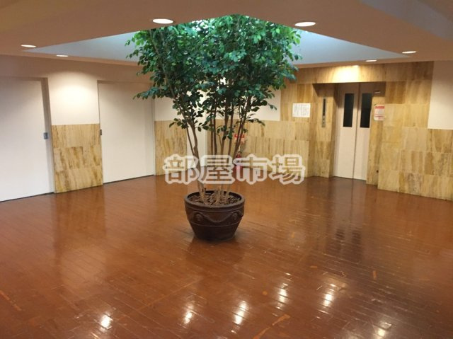 ラ・フォレ根岸のロビー