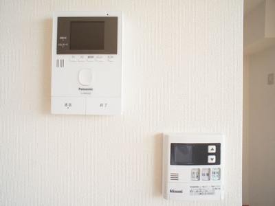 【セキュリティ】 | BREEZE TERRACE（ブリーズテラス）B | 訪問者の確認ができるTVドアホン付きです♪