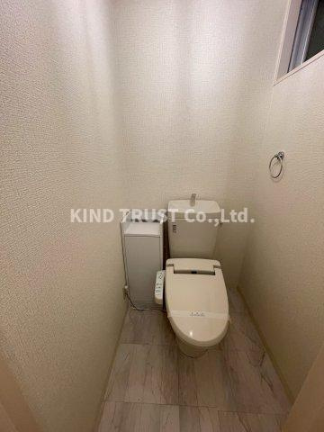 ハイマウントビルのトイレ|落ち着いた色調のトイレです