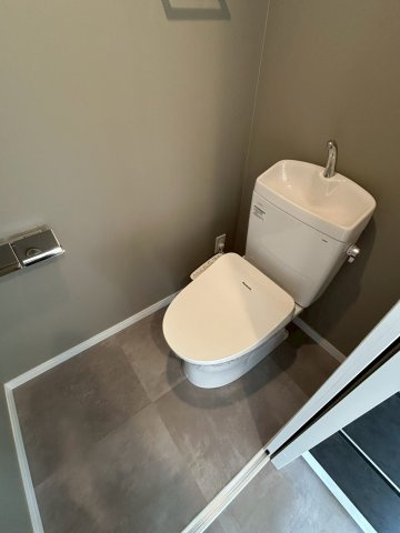 コロネード春日のトイレ