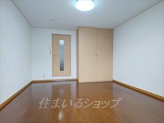 広島市安佐北区落合南２丁目のアパートの寝室