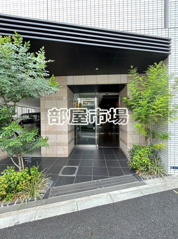 ステージグランデ上野のエントランス