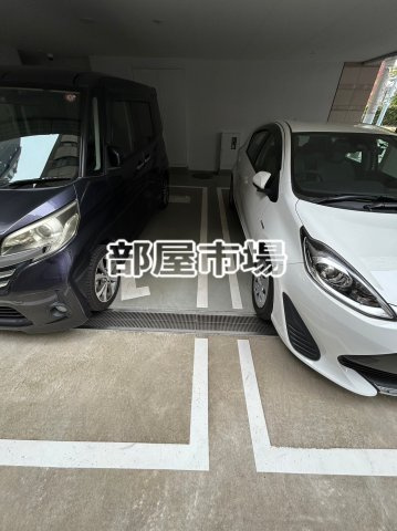 ステージグランデ上野の駐車場