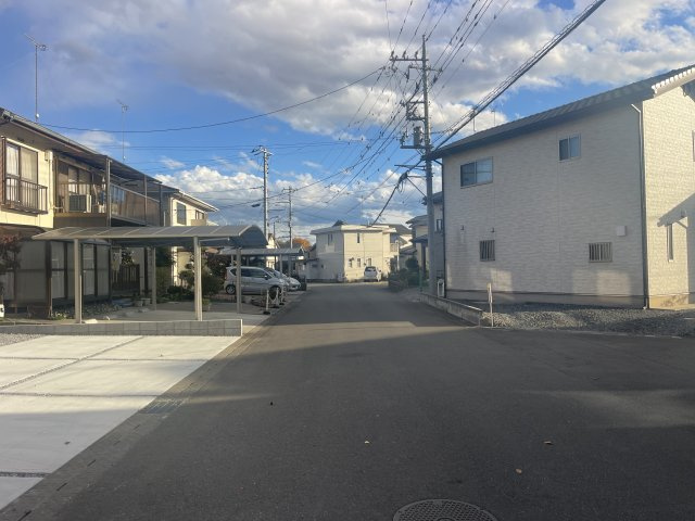 LIGARE真岡市亀山22期　新築一戸建ての前面道路含む現地写真|前面道路含む現地写真です