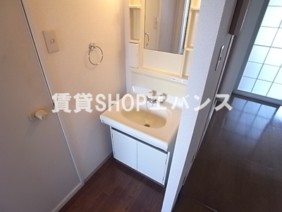 【洗面所】 | ボアクレールB | 忙しい朝には欠かせない洗面所です