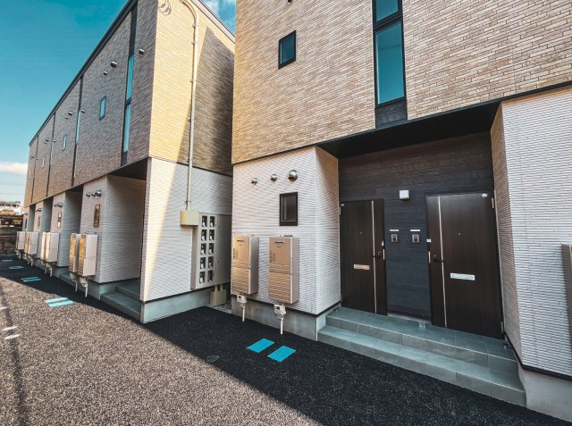 アルバ北棟のエントランス