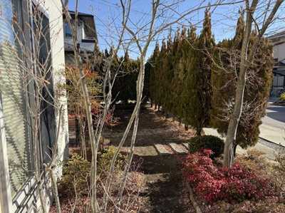 【庭】 | 佐久市長土呂中古住宅 | 庭は植栽で目隠しされています！