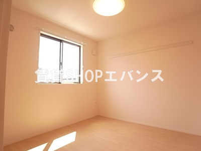 【寝室】 | リーセント・メゾンS | ゆったりした洋室です