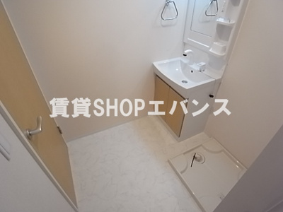 【洗面所】 | リーセント・メゾンS | 使いやすい洗面所です