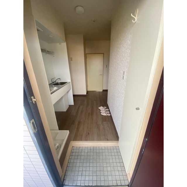 サン・アジュールの玄関|収納もある玄関です