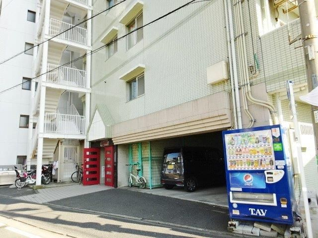 Ｌｉｚ平沼橋の駐車場