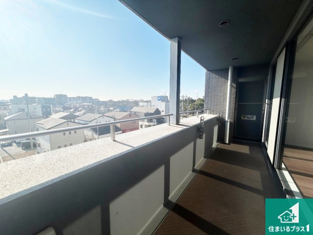 藤和浜寺公園ホームズ駅前通りの防犯設備|カラーモニターインターホン！声だけでなく来訪者の姿や顔がモニターで確認できるので、小さなお子様がいらっしゃるご家庭でも安心できます！