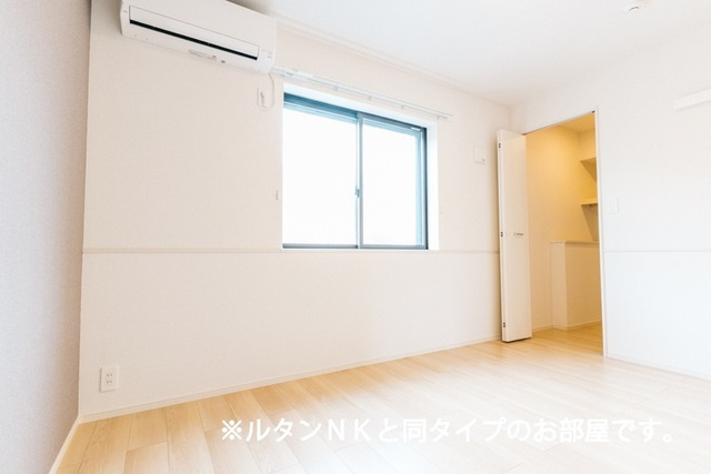 ヤングウッズ柏の葉Ⅱの洋室