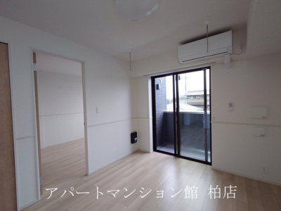 【居間・リビング】 | ヤングウッズ柏の葉Ⅱ