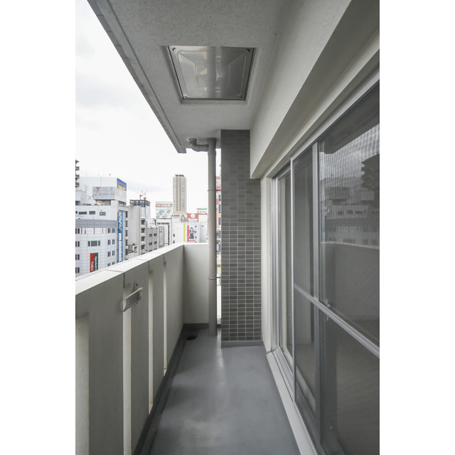 SERENiTE日本橋SUDのバルコニー|外からの目が気にならないバルコニーで洗濯物が干せます