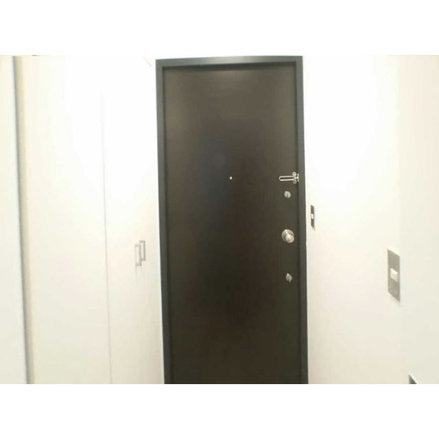 アーデンタワー南堀江の玄関|収納もある玄関です