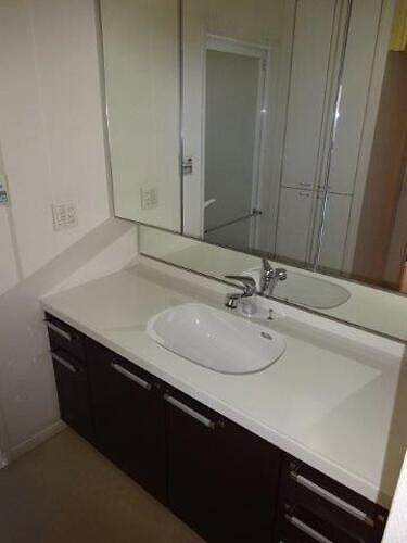 ライオンズマンション大阪スカイタワーの洗面所|洗面化粧台　※前回募集時／２０２２年３月の写真