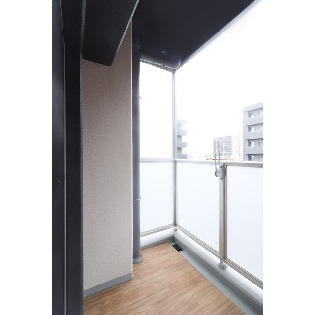 アドバンス上町台シュタットのバルコニー|外からの目が気にならないバルコニーで洗濯物が干せます