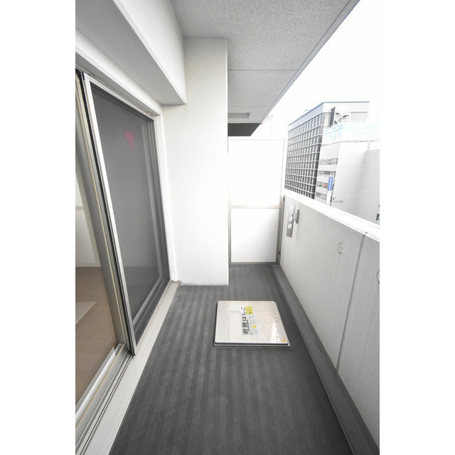 AFFLUENCE難波のバルコニー|陽当たり良好なバルコニーです