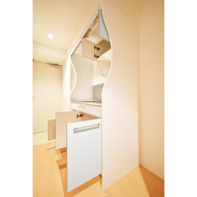 SERENiTE北浜のキッチン|コンパクトなキッチンで掃除もラクラク