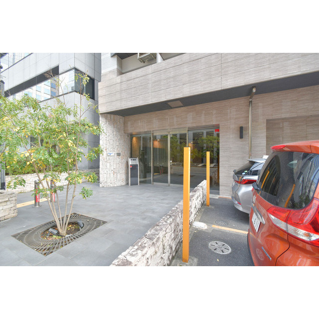 SERENiTE本町エコートのエントランス|ゆとりのあるエントランスです