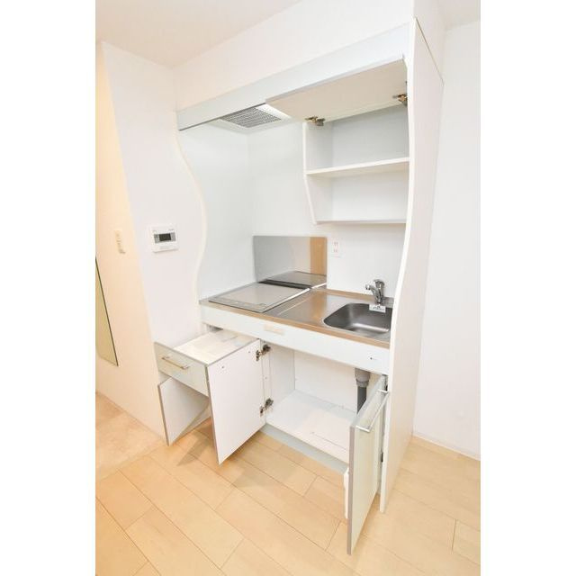 SERENiTE本町refletのキッチン|きれいなキッチンです