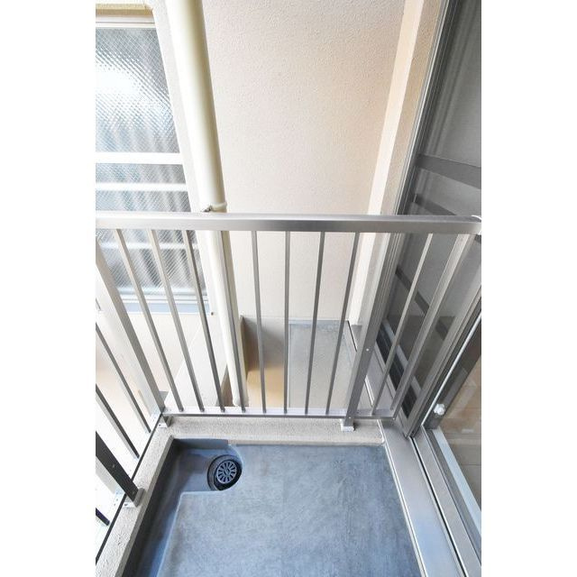 SERENiTE本町refletのバルコニー|暖かな日差しのふりそそぐバルコニー