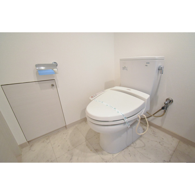 アーデン土佐堀のトイレ|コンパクトで使いやすいトイレです