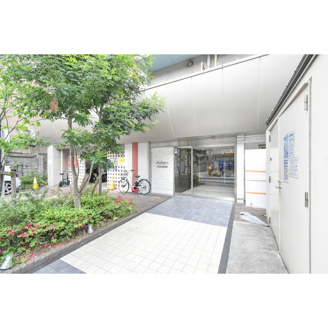 アーデン土佐堀のエントランス|建物の内部です