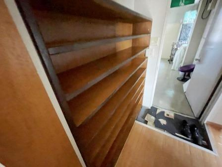 佐藤ビル（鈴谷2丁目）の玄関|明るい玄関です