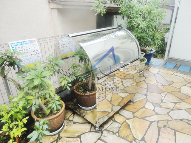 フレグラント ガーデンのその他共用部分|敷地内ゴミ置き場です。