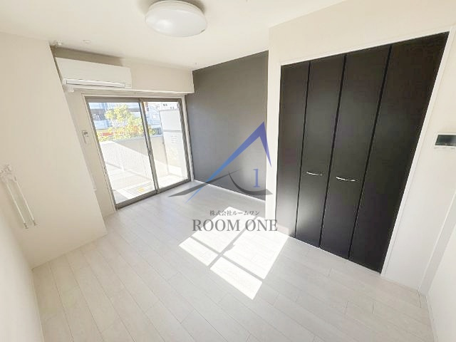 ＣＯＭＦＯＲＴ　Ａ　砂町水辺公園の居間・リビング|洋室のお部屋です。