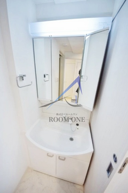 ライジングプレイス両国三番館の洗面所|洗面台です。