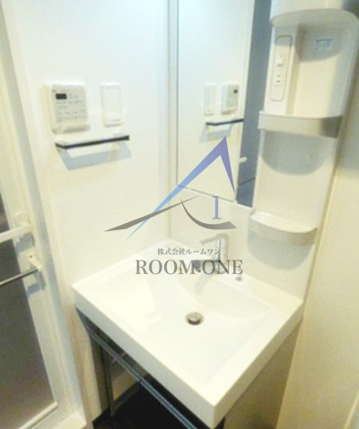 レアライズ日暮里ＥＡＳＴの洗面所|洗面台です。