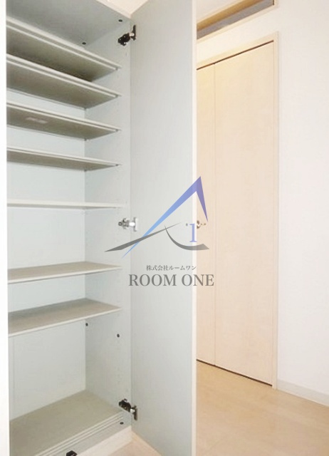 ＲＡＤＩＡＮＴ　ＩＷＡＩＤＡの玄関|玄関です。