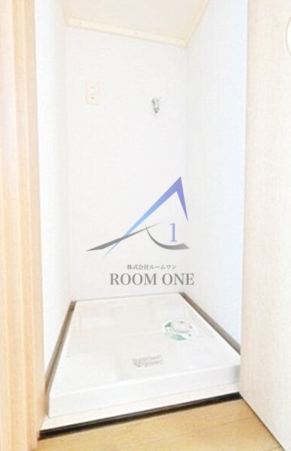 スカイコート門前仲町の設備|洗濯機置き場です。