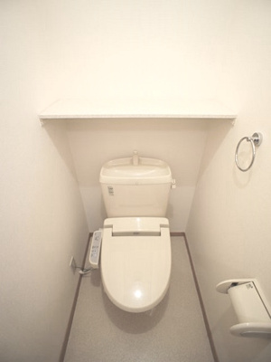 【トイレ】 | チェリーブロッサム | 温水洗浄暖房便座機能付きです。